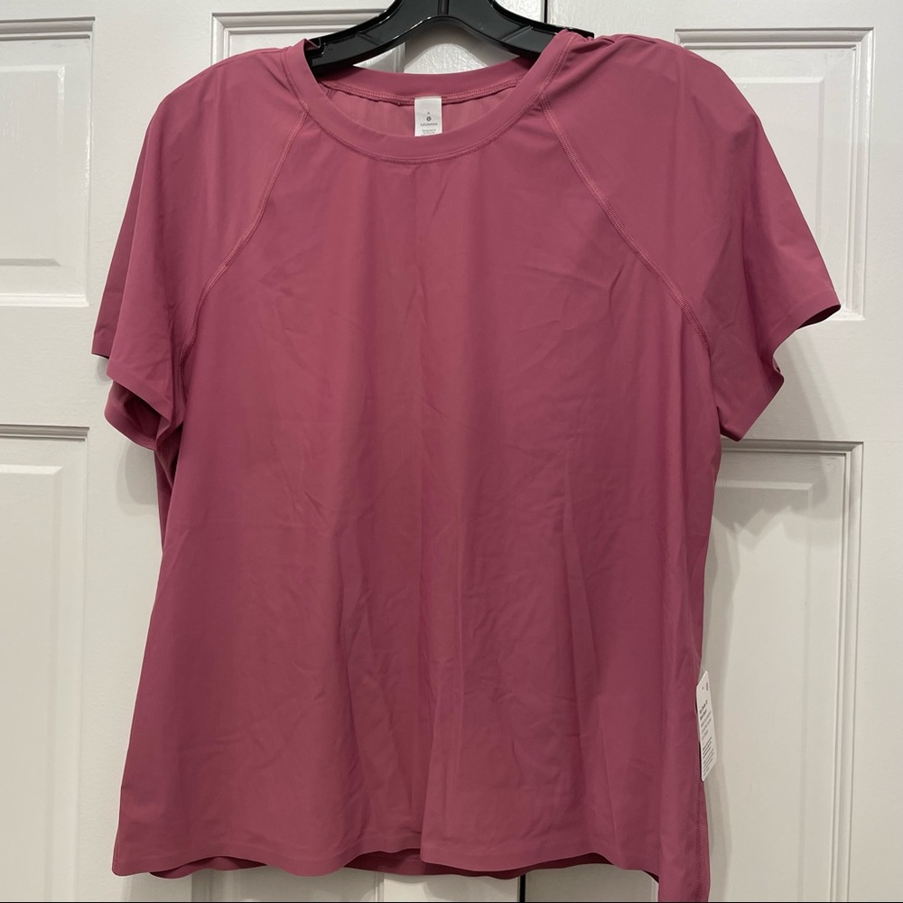 NWT Lululemon Sun Shelter Short Sleeve Rash Guard